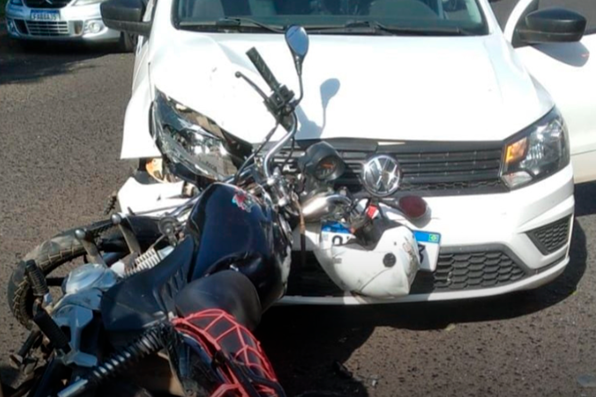 Grave acidente entre carro e motociclista em Catalão