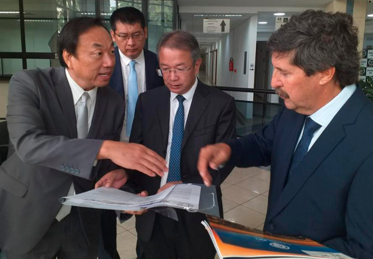 Catalão estreita relacionamento com China