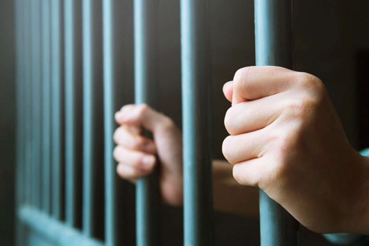 Foragida da justiça é presa