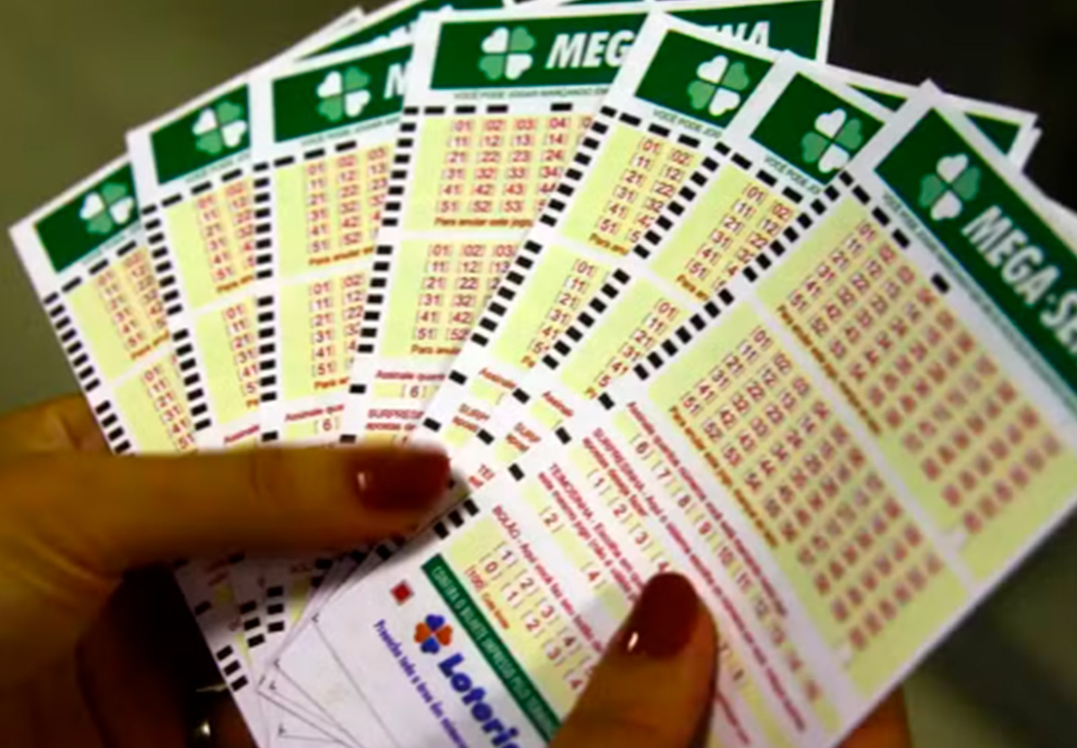 Quatro goianos dividem prêmio de R$ 153 mil ao acertar 5 números da Mega.