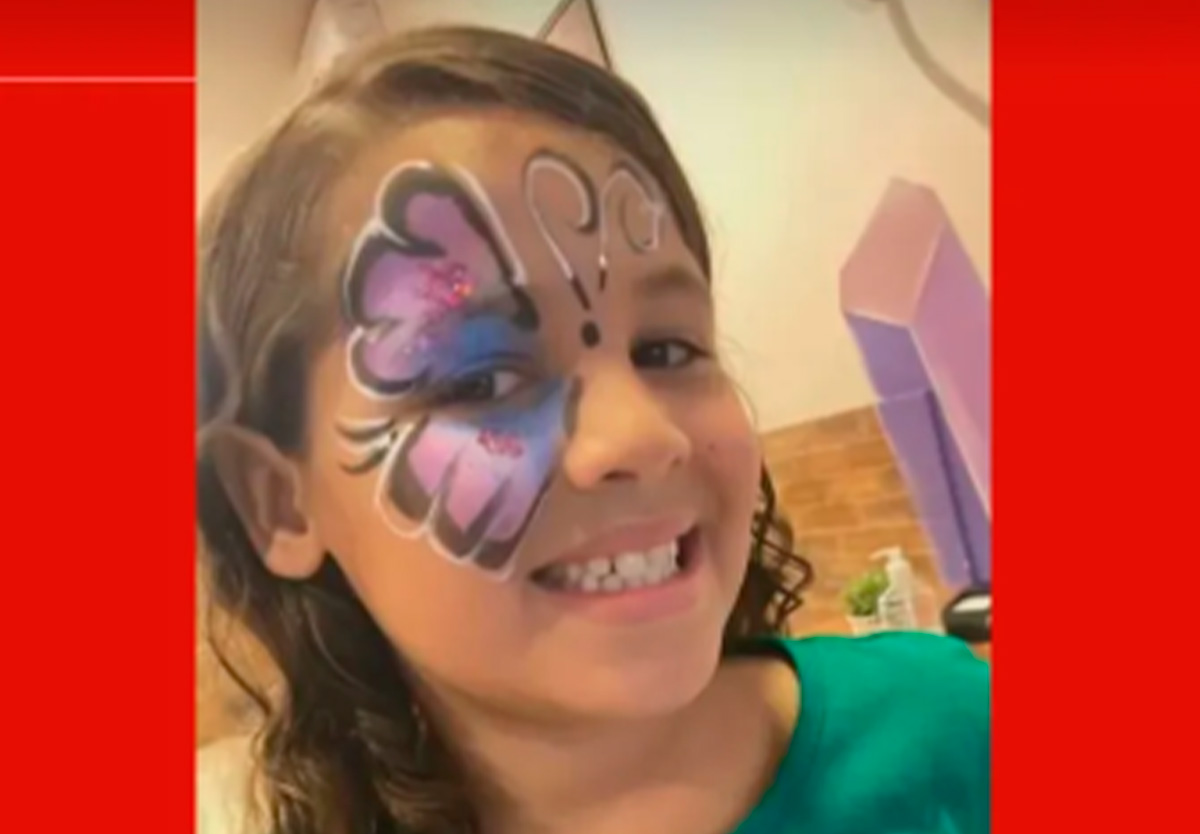 Menina morre em desafio do desodorante do TikTok.