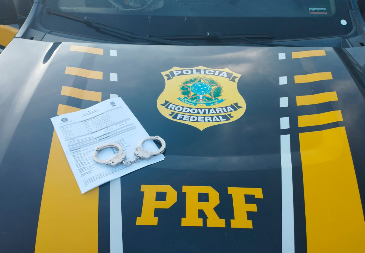 PRF prende foragido por estupro de vulnerável durante blitz em Catalão.