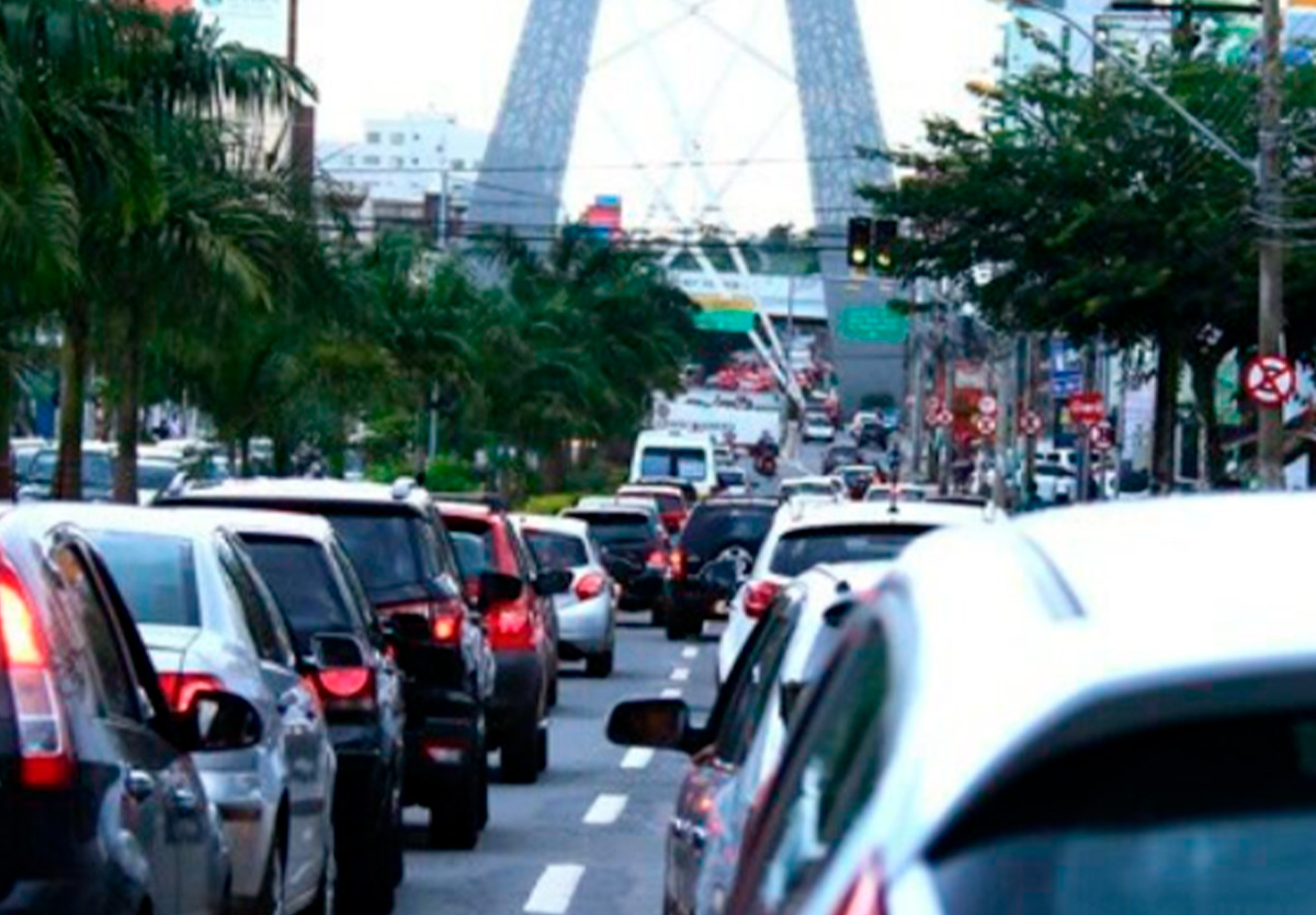 Detran-GO facilita regularização de veículos com parcelamento do licenciamento.