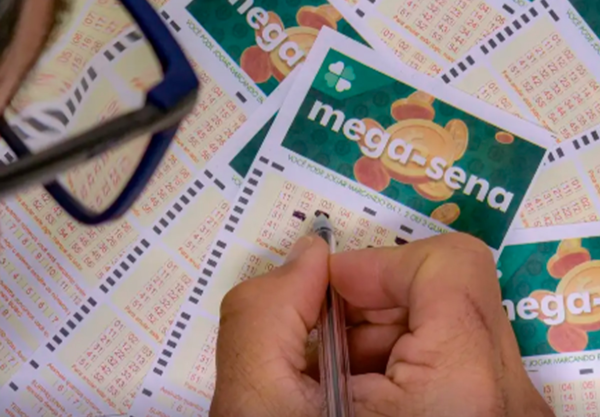 Mega-Sena acumula em R$ 55 milhões após ninguém acertar números.