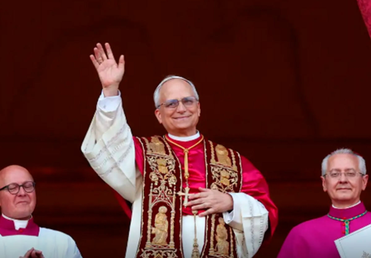 Fumaça branca no Vaticano.