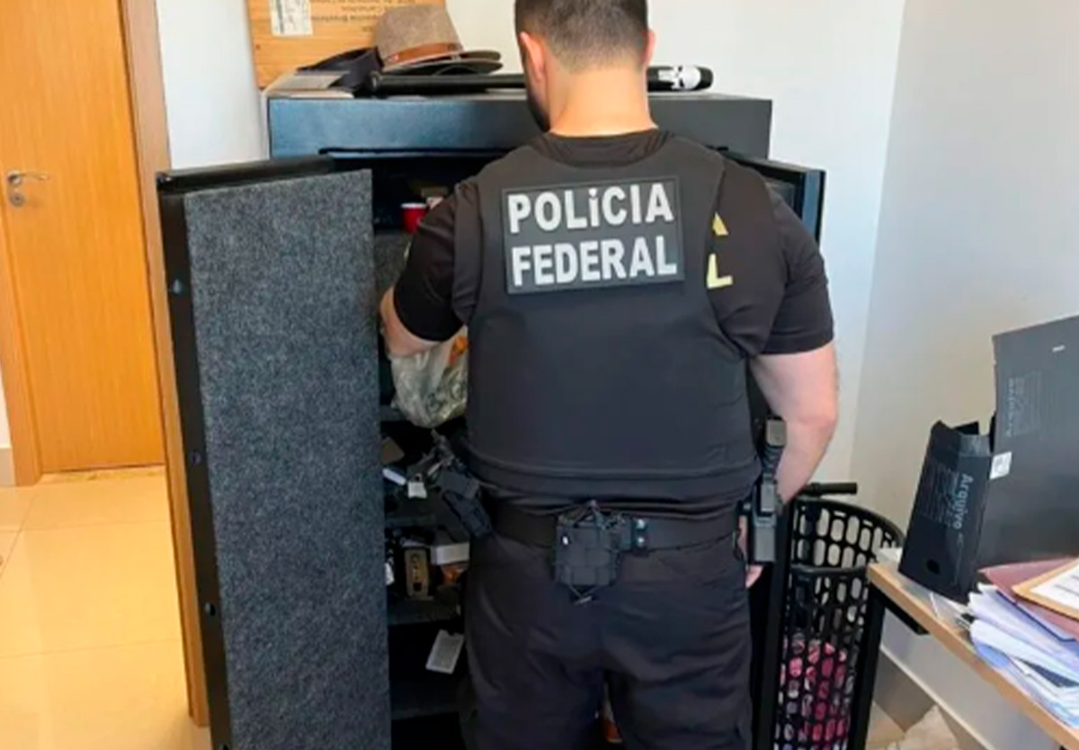 PF apreende armas e fazenda em Corumbaíba.