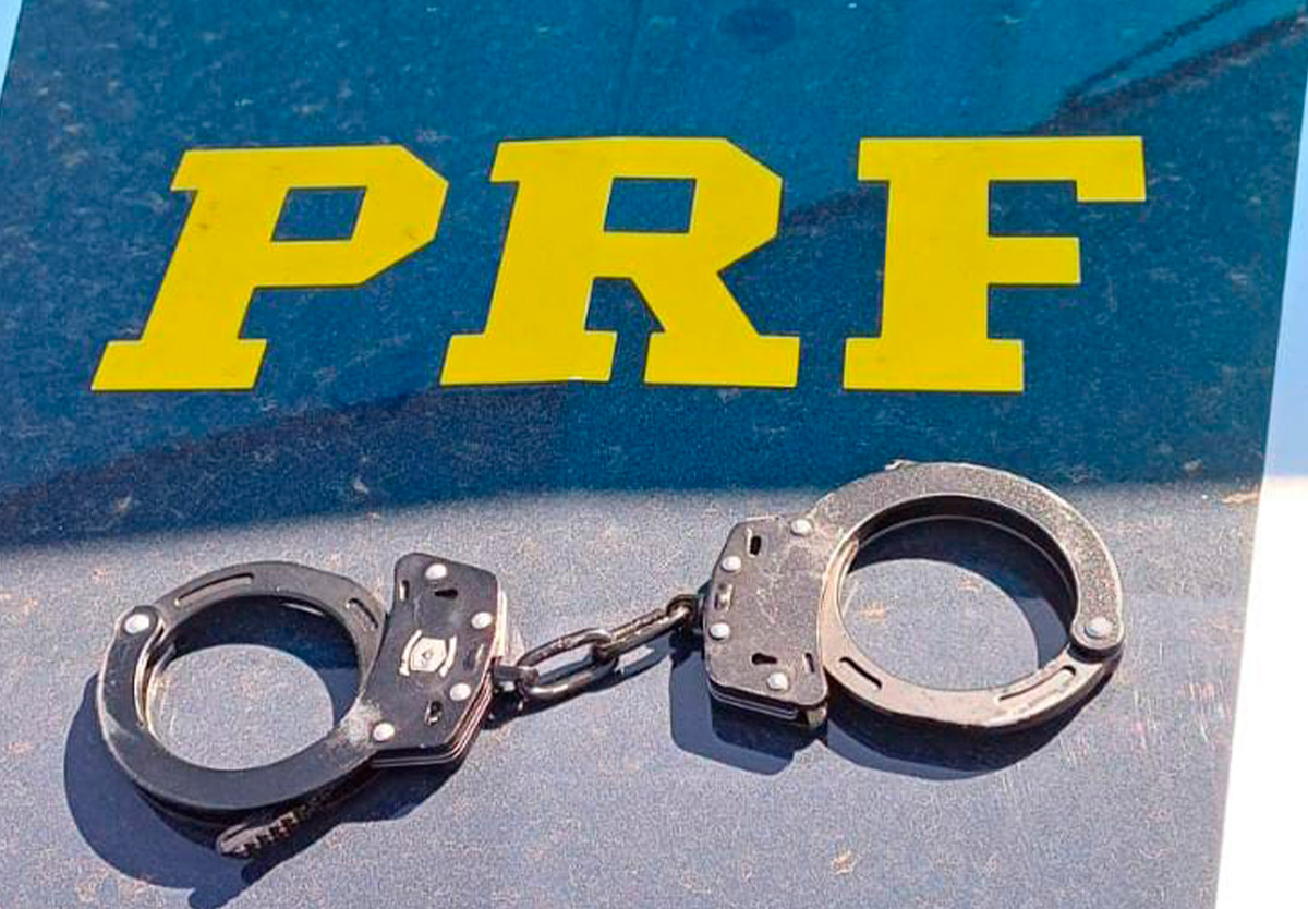 PRF prende homem com mandado por tráfico durante abordagem em Catalão.