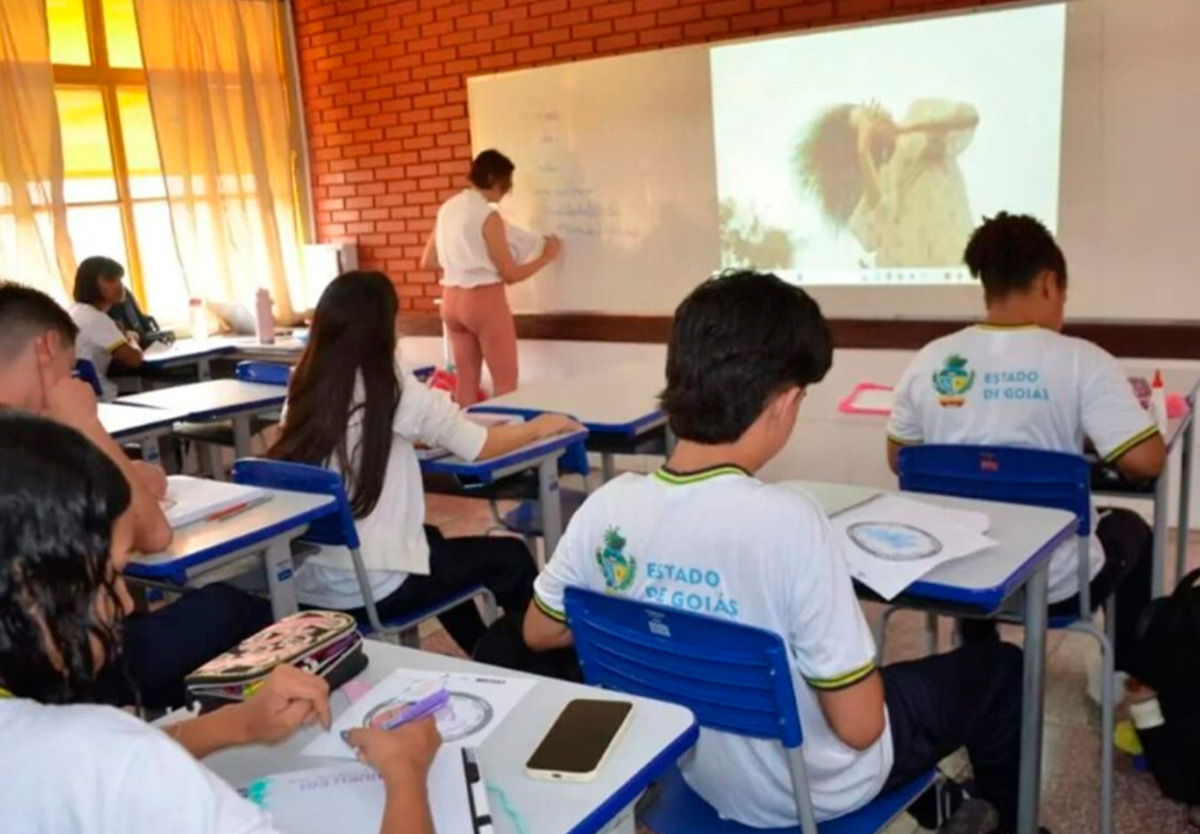 Goiás convoca mais 631 aprovados em concurso para professores.