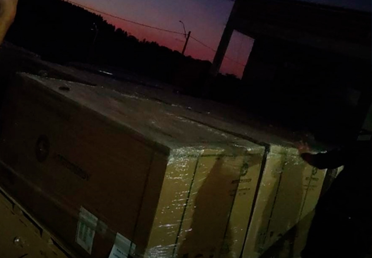 PM recupera carga de placas solares avaliada em R$ 350 mil em operação conjunta.