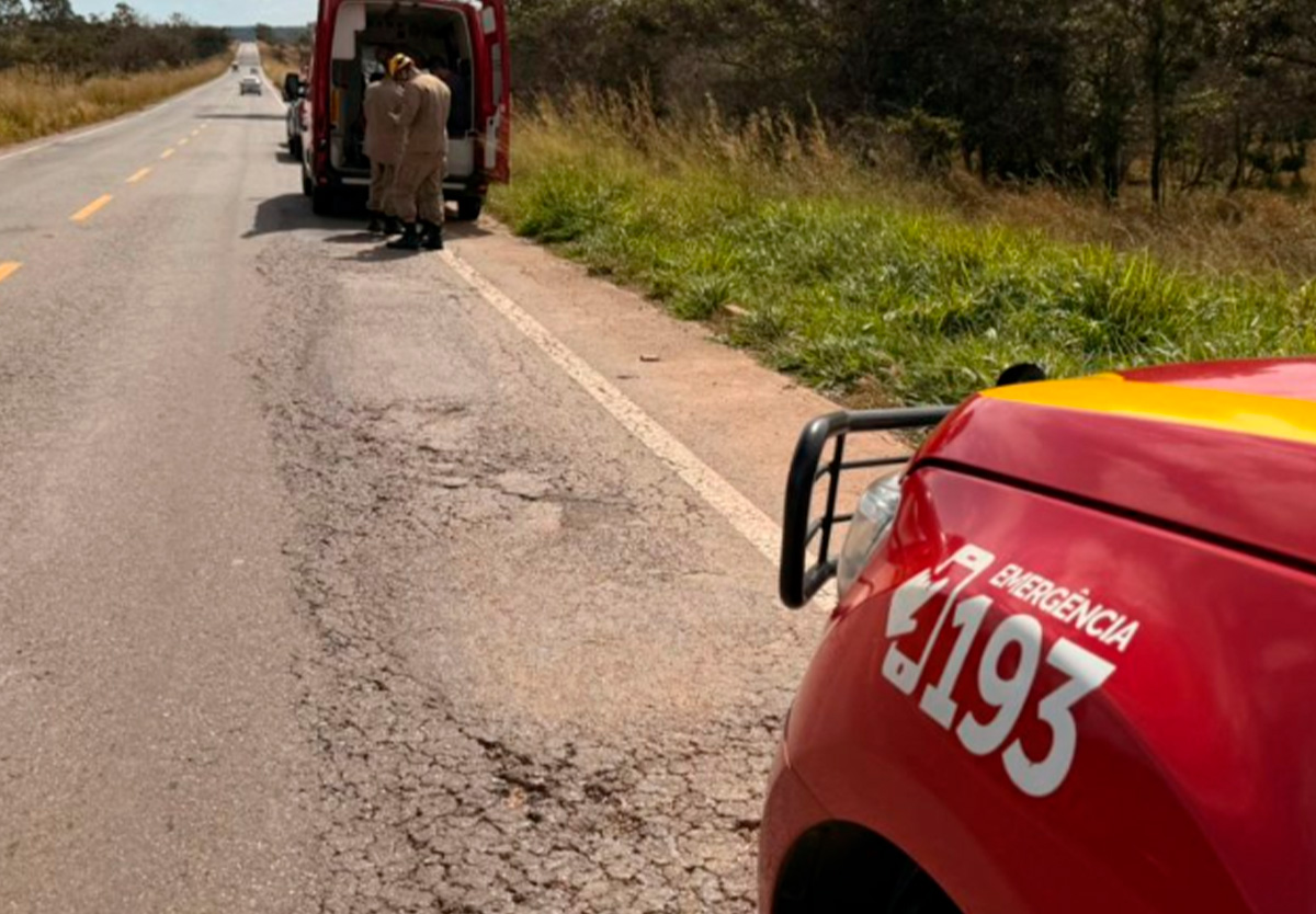 Acidente na GO-330: homem é socorrido após sair da pista em Catalão.