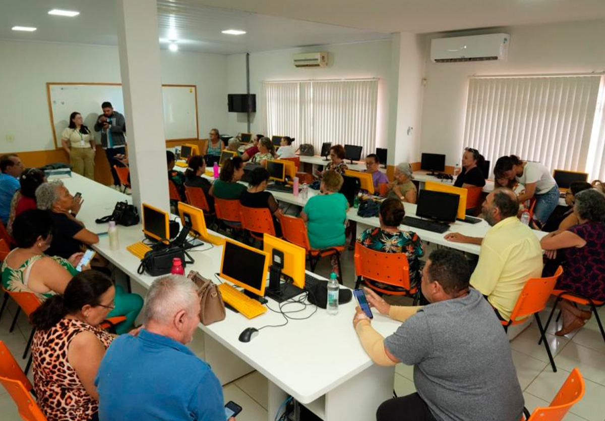Curso Cidadão Tech 60+ leva inclusão digital a idosos em Catalão.