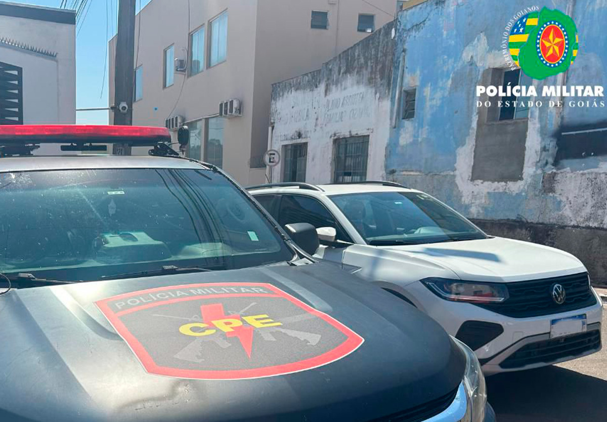 Carro furtado é recuperado pela equipe do CPE em Catalão.