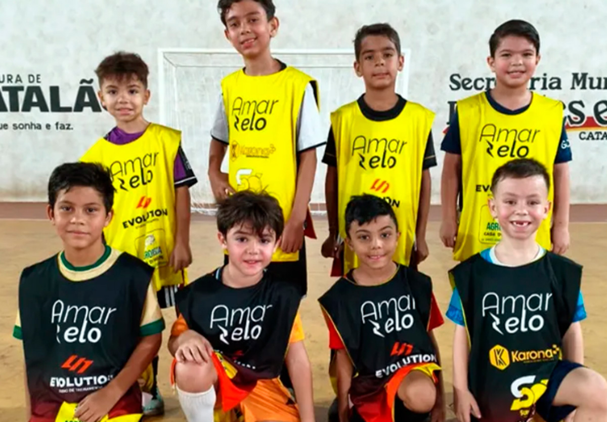 Projeto socla com aulas gratuitas de futsal em Catalão.