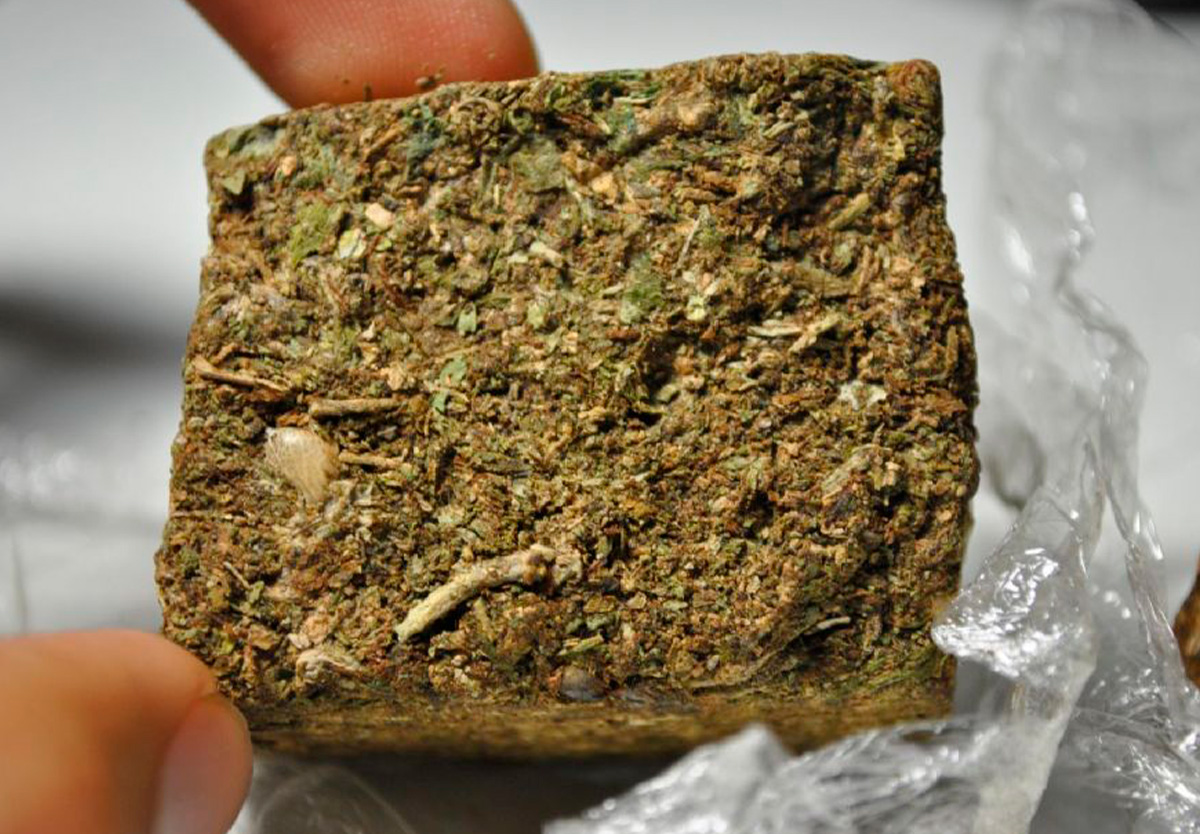 Suspeito é preso com 10kg de maconha.