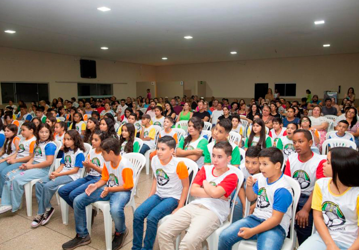 PRF Catalão e região desenvolve atividade de conscientização no trânsito com crianças.