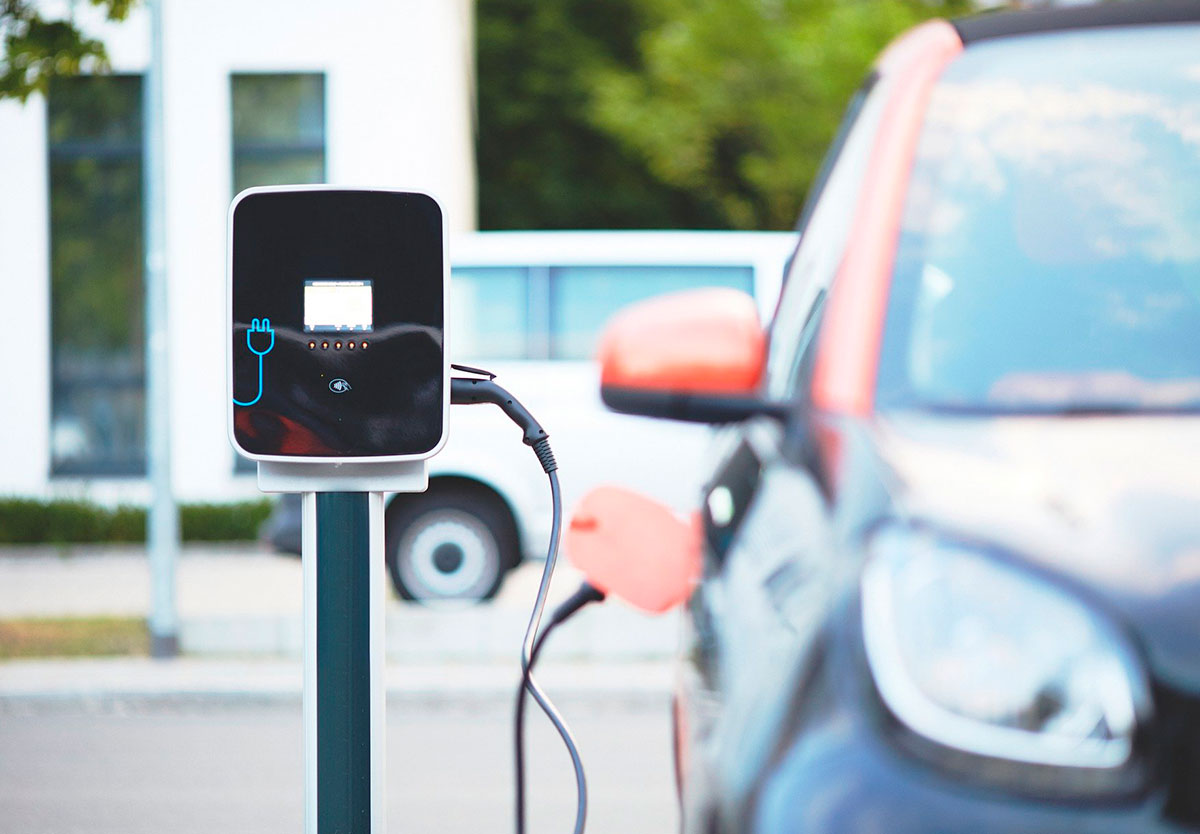 Corpo de Bombeiros de Goiás publica norma técnica para instalação segura de pontos de recarga de carros elétricos