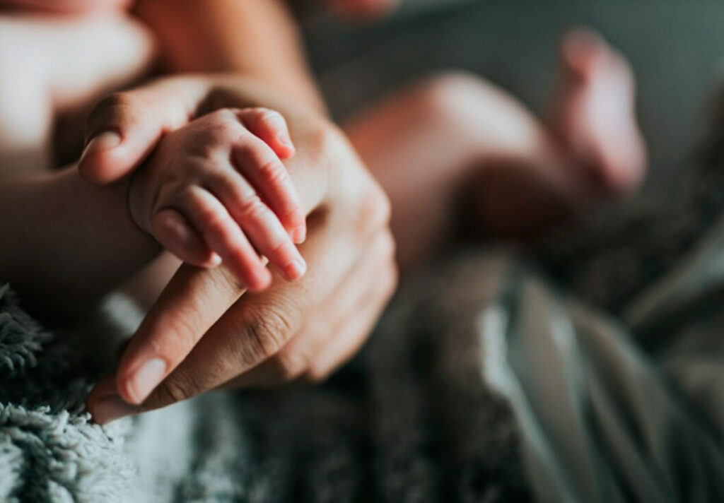 Goiás terá identificação biométrica de bebês e selo Maternidade Segura