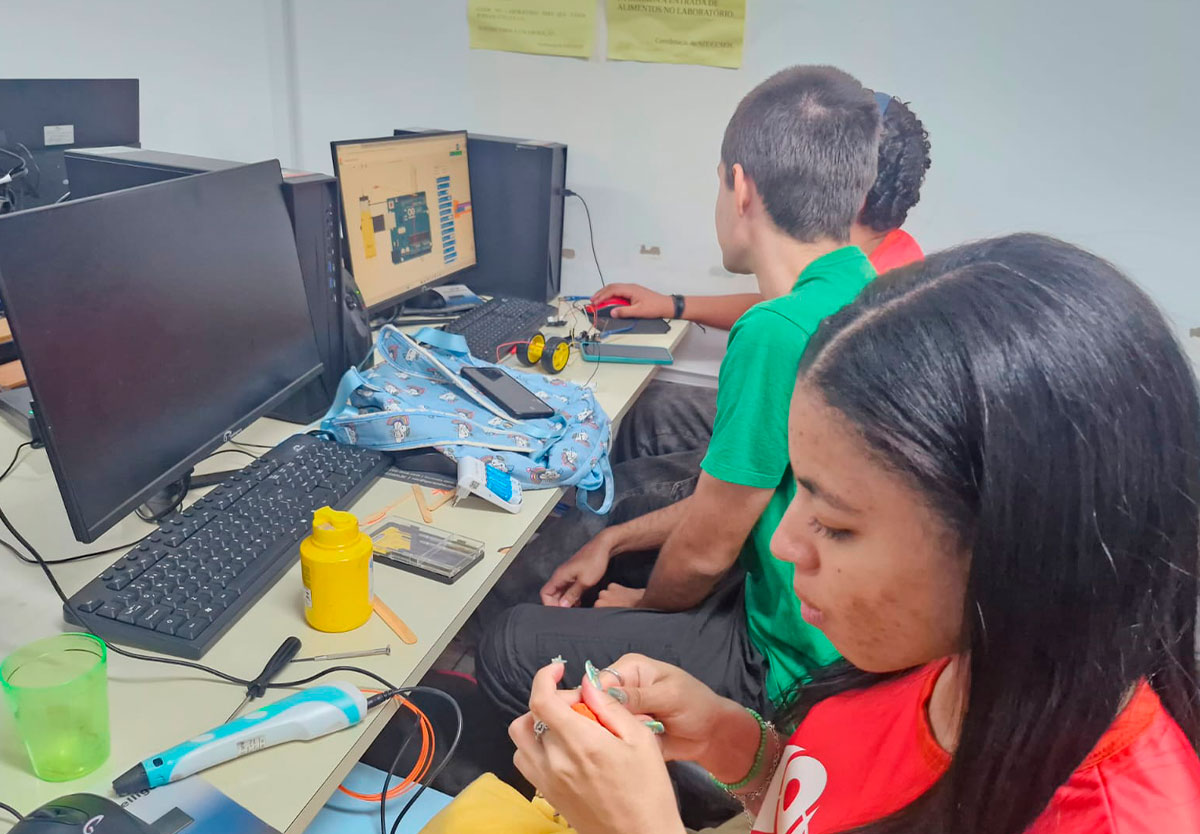 Governo de Goiás oferece 80 vagas para curso gratuito de robótica em Catalão