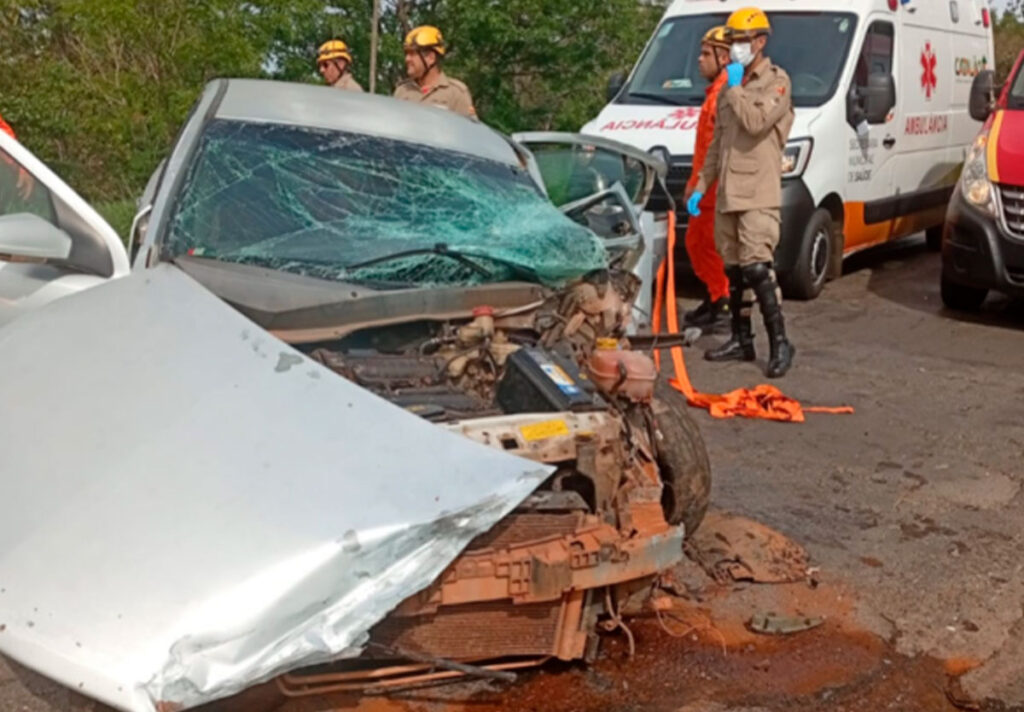 Grave acidente na GO-330 deixa uma mulher morta e três feridos entre Catalão e Ipameri