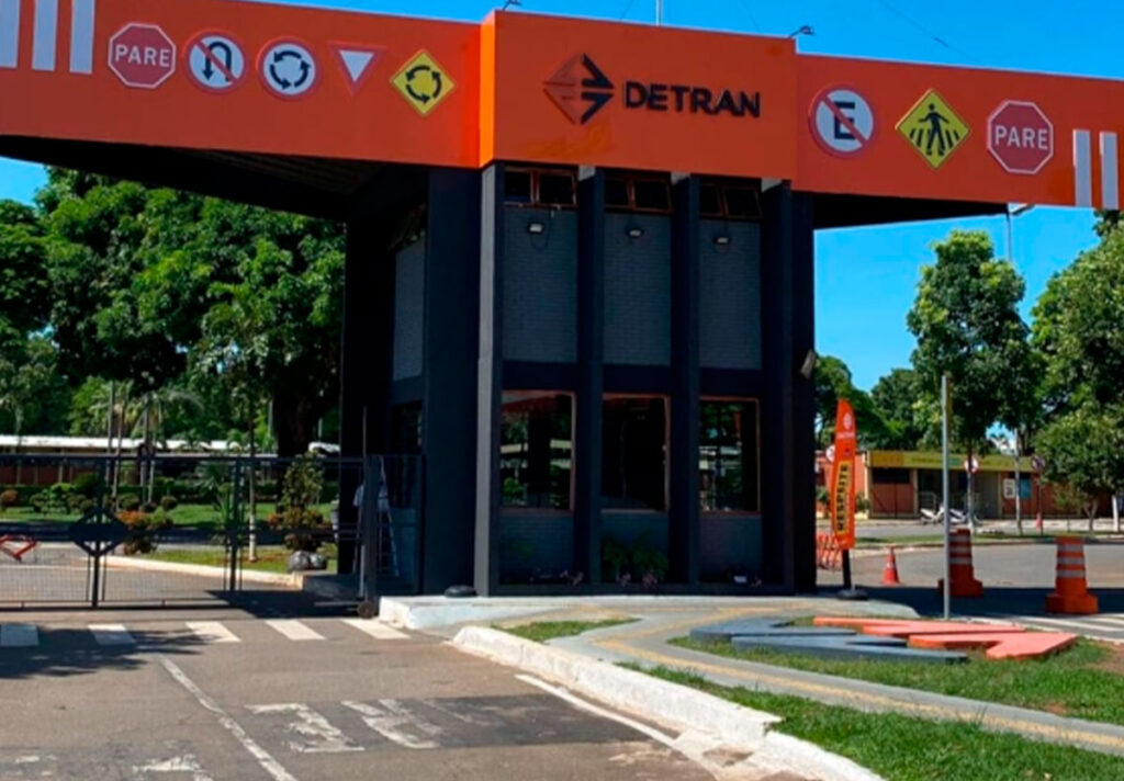 Detran-GO denuncia sites falsos que cobram IPVA e licenciamento indevidos